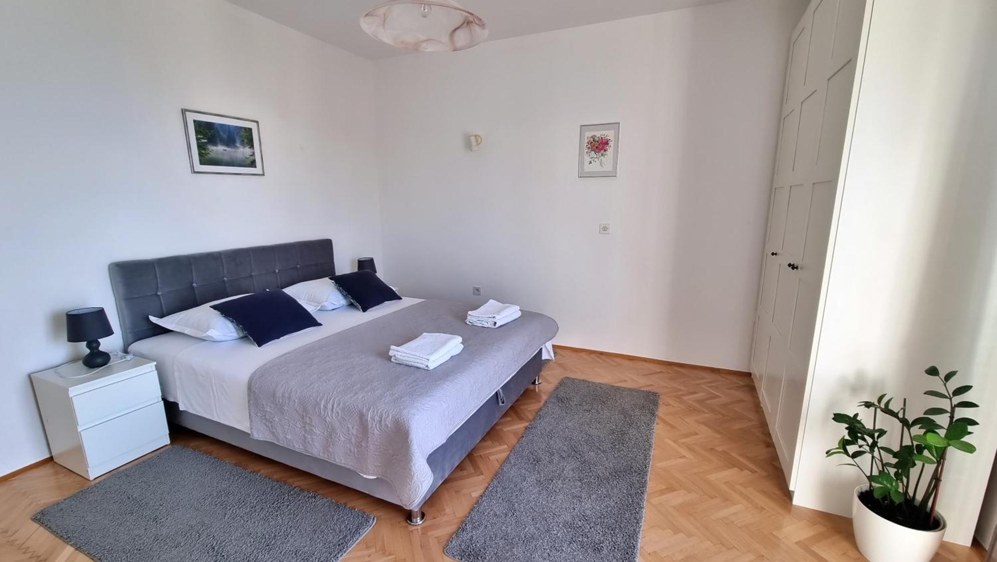 Apartment Merica Оміш Екстер'єр фото