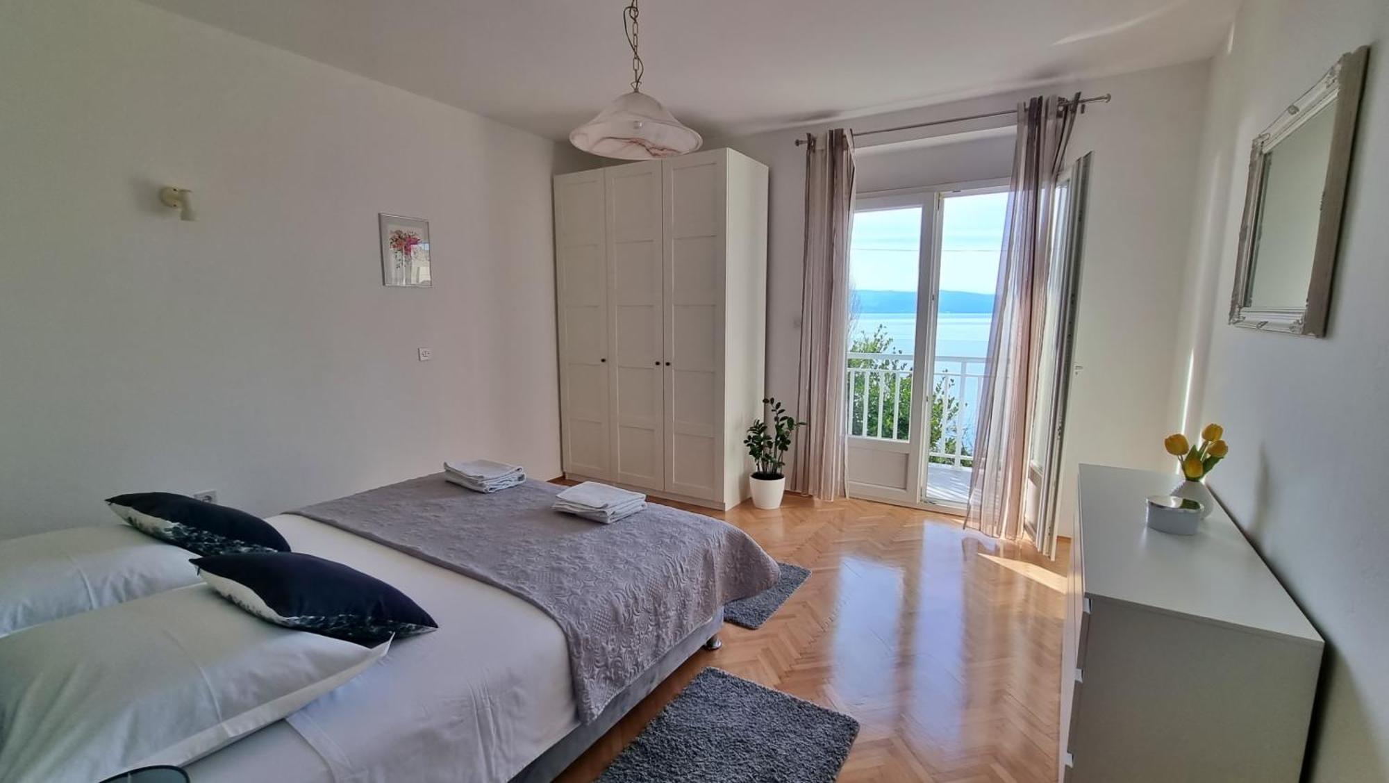 Apartment Merica Оміш Екстер'єр фото