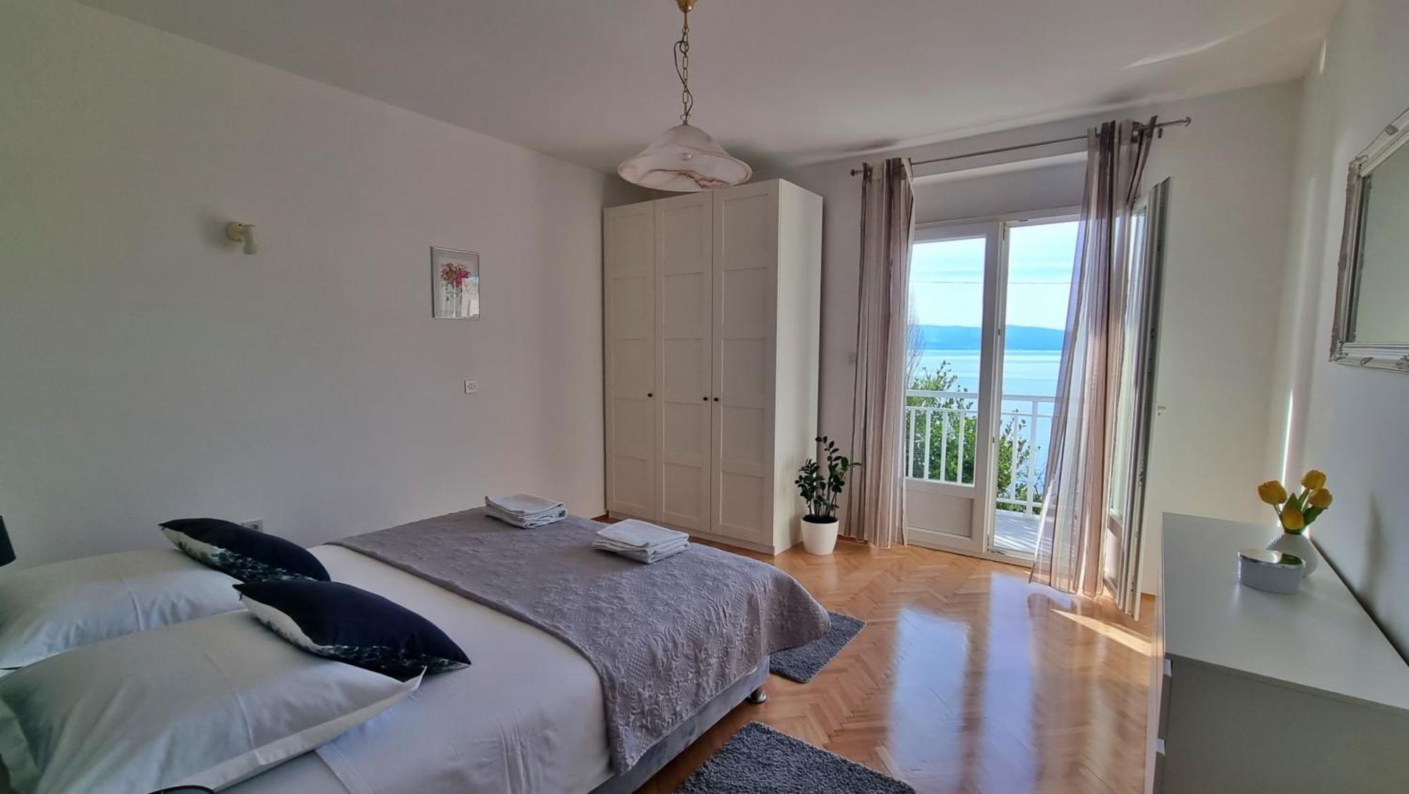 Apartment Merica Оміш Екстер'єр фото