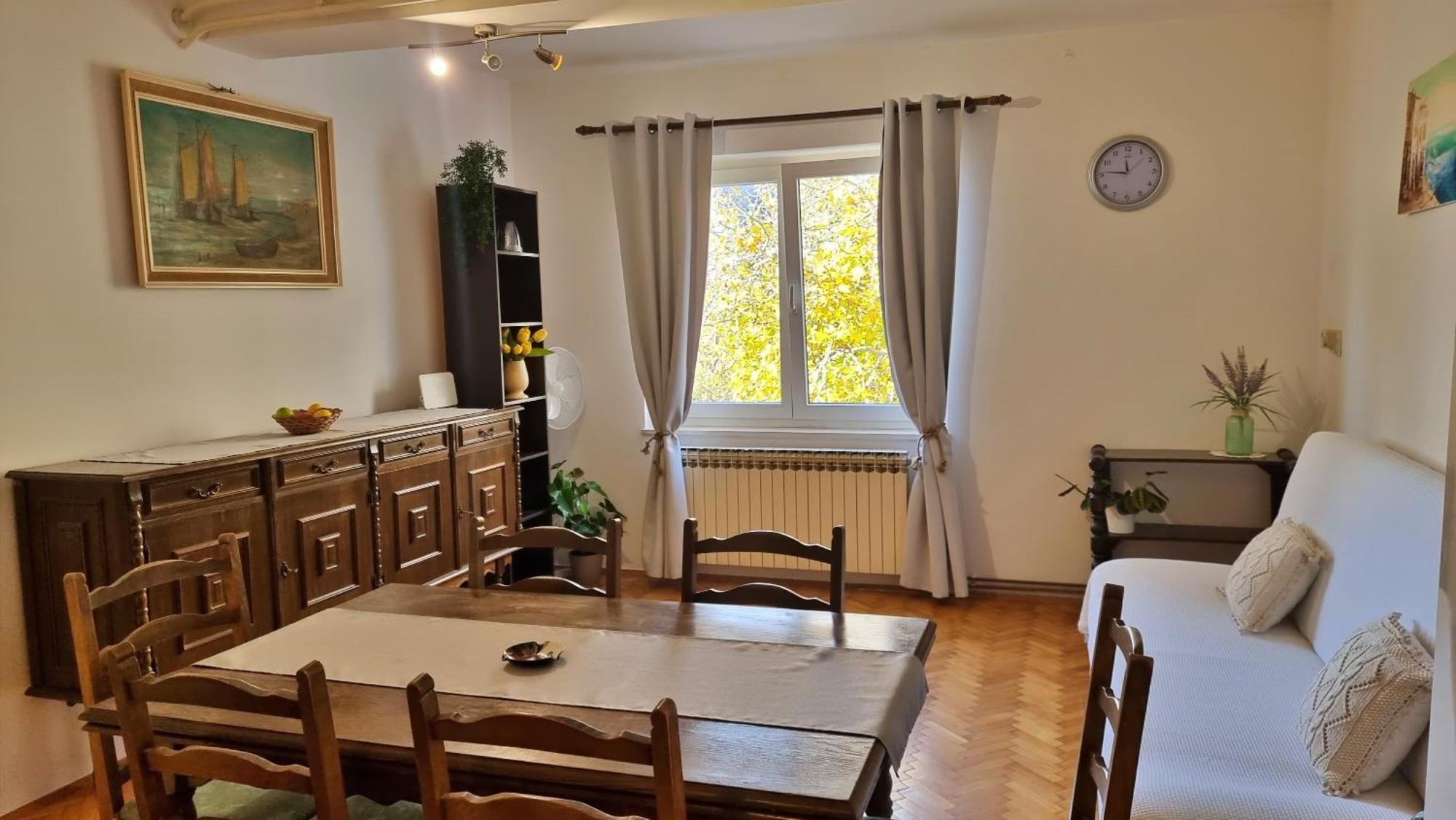 Apartment Merica Оміш Екстер'єр фото
