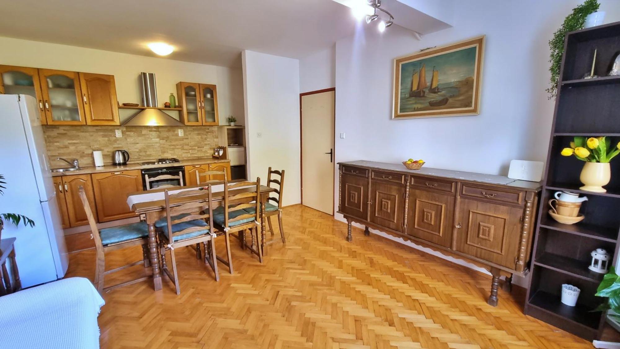 Apartment Merica Оміш Екстер'єр фото