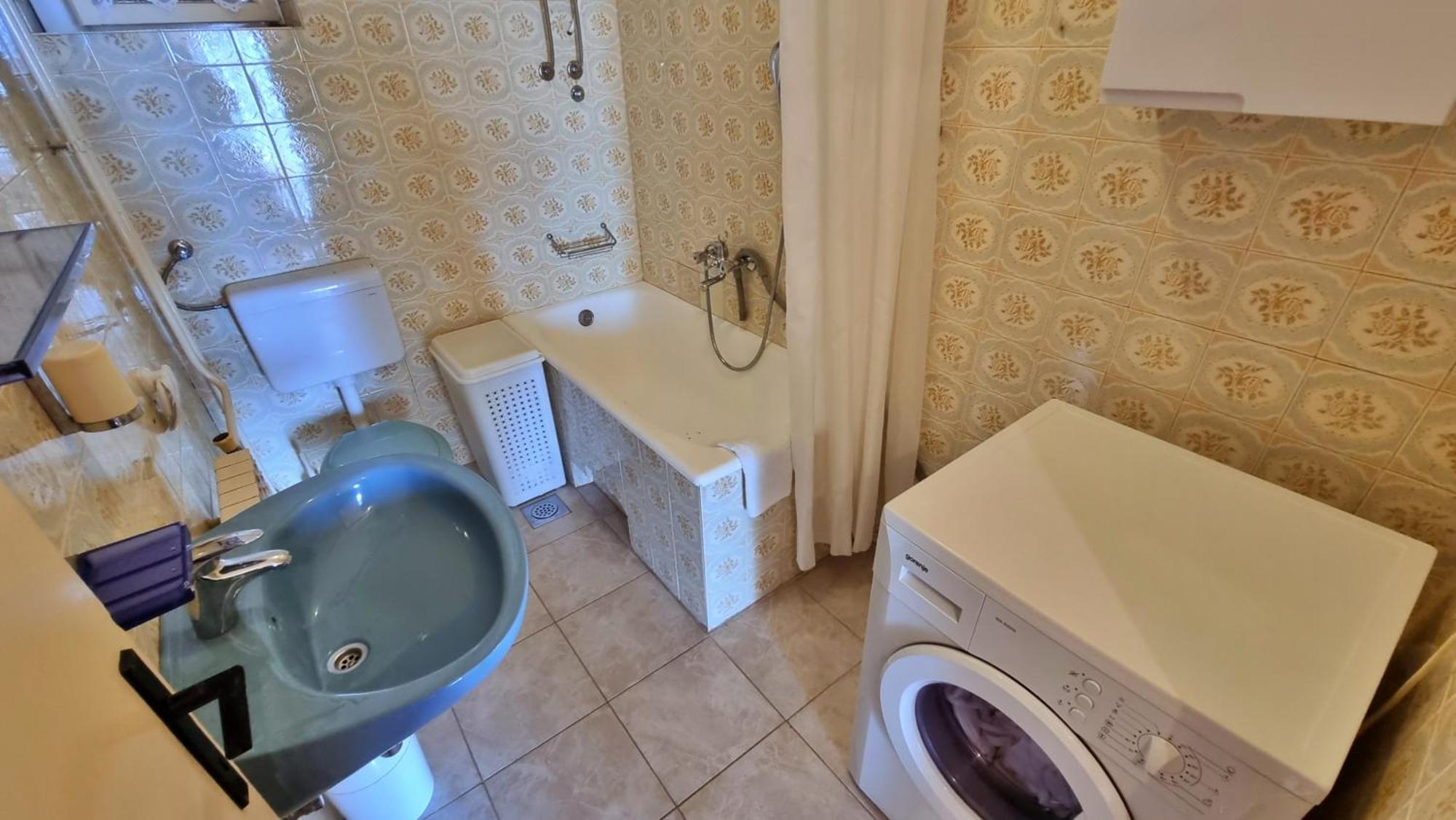 Apartment Merica Оміш Екстер'єр фото