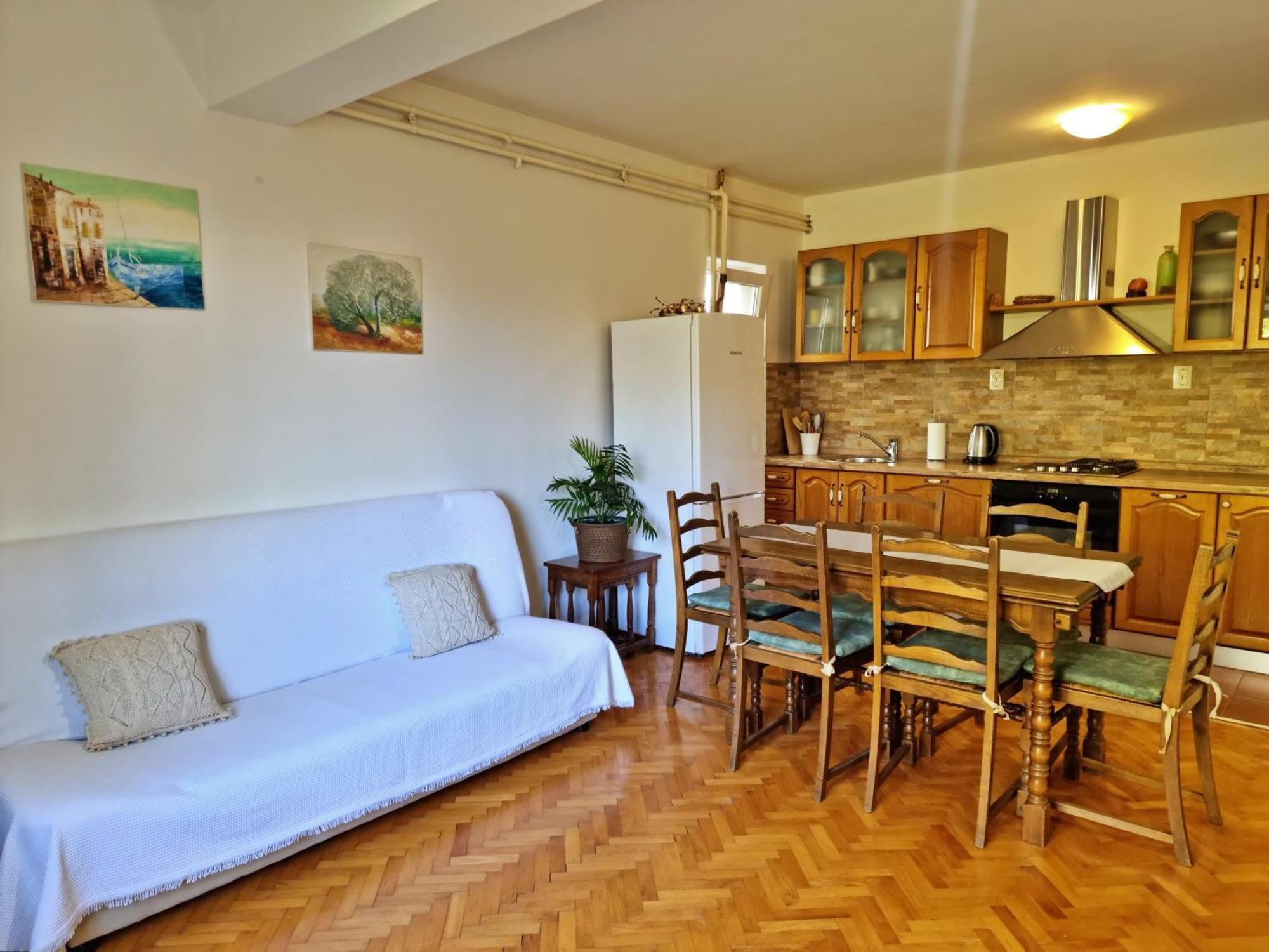 Apartment Merica Оміш Екстер'єр фото